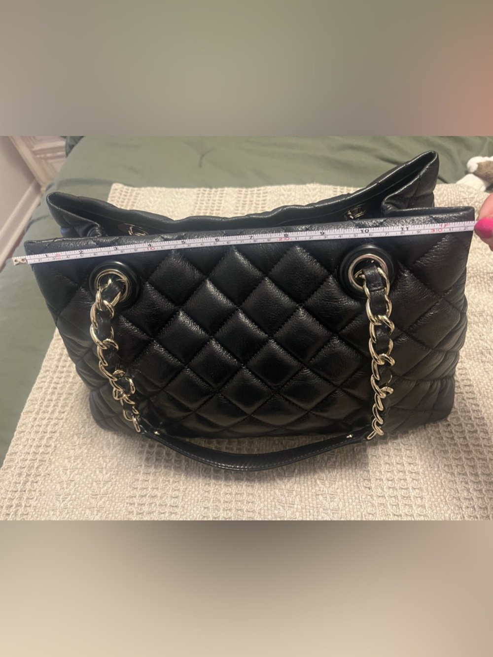 kate spade Black Quilted Shoulder Bag with Gold Chain Handles - Picture 8 of 10